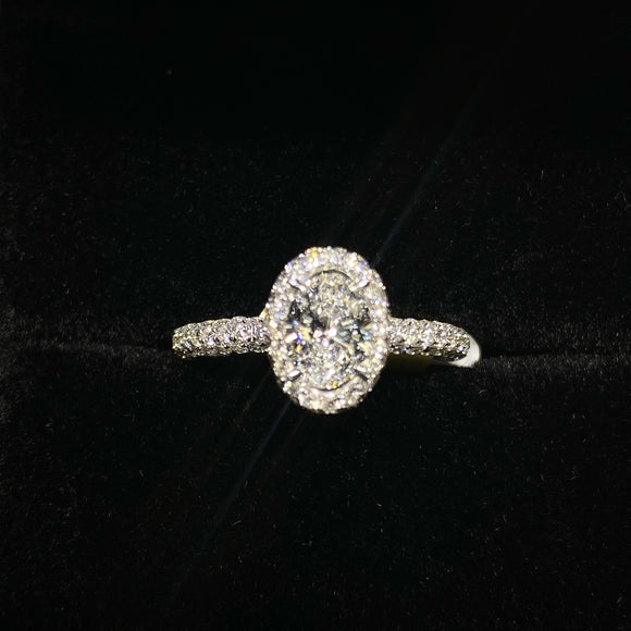 Oval Diamond Engagement ring